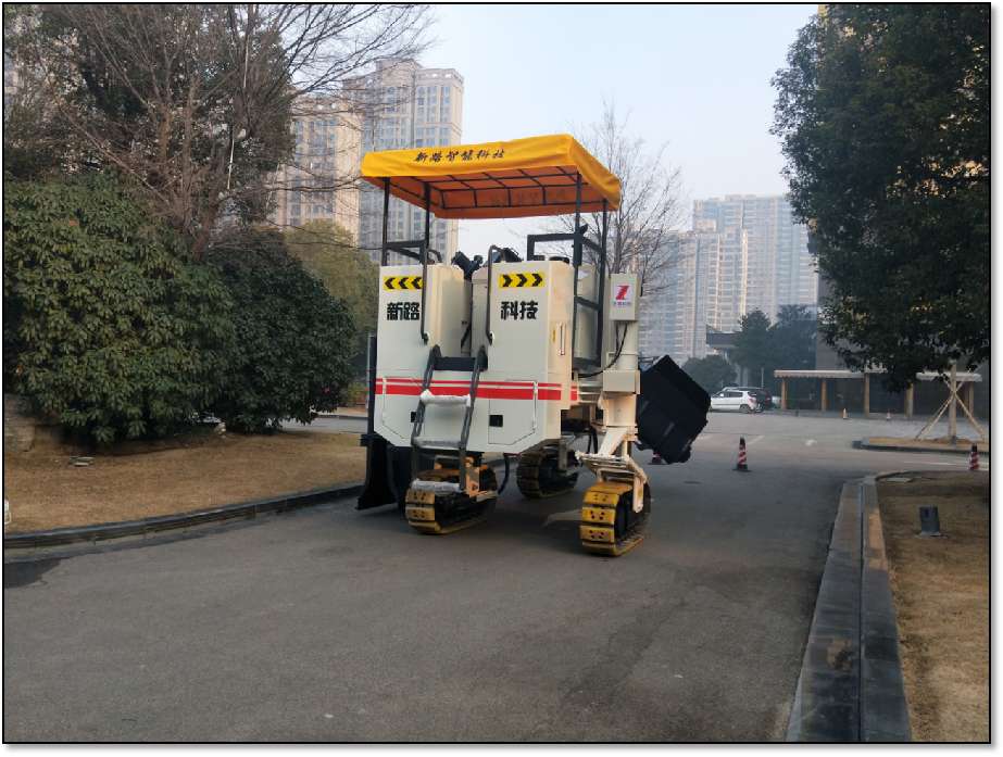 要正確使用操作混凝土路緣石滑模攤鋪機(jī)，定期對路緣石滑模機(jī)進(jìn)行保養(yǎng)和維護(hù)